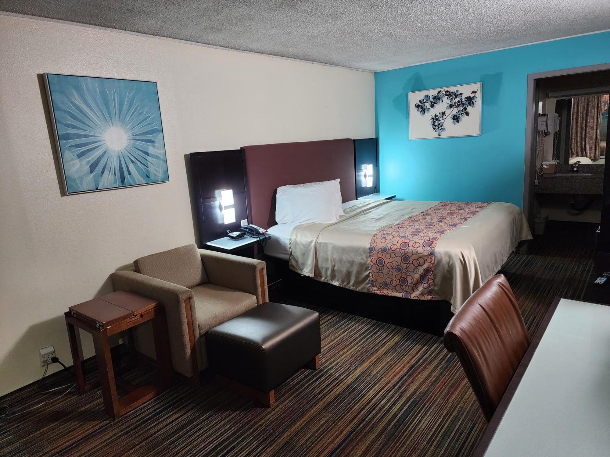 Motel Discovery 2*