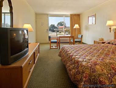 Discovery Motel 2*