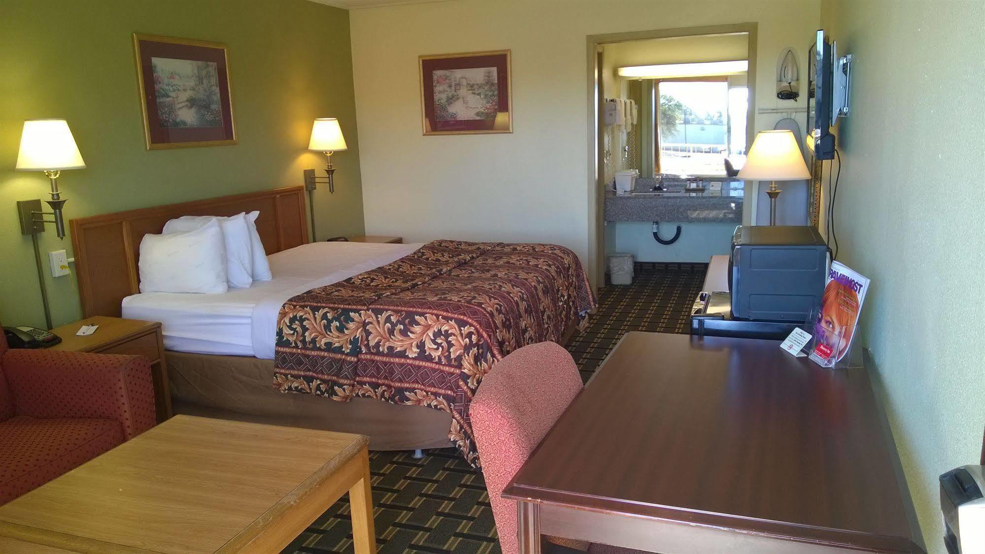 Motel Discovery 2*